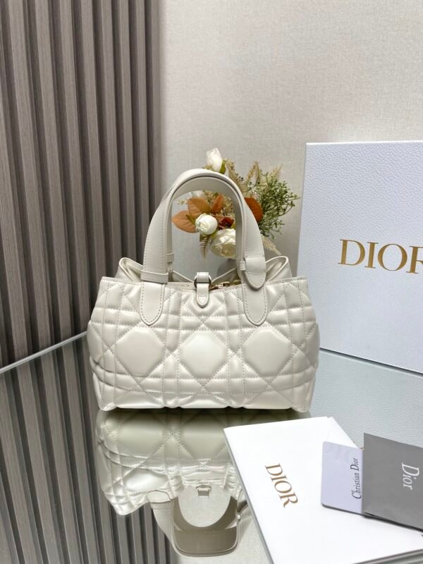 DIOR - Image 4