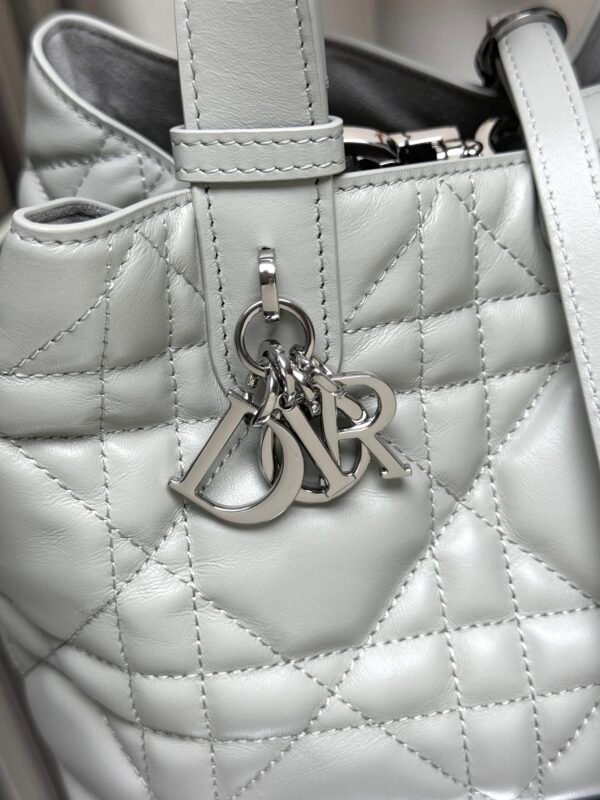 DIOR - Image 4