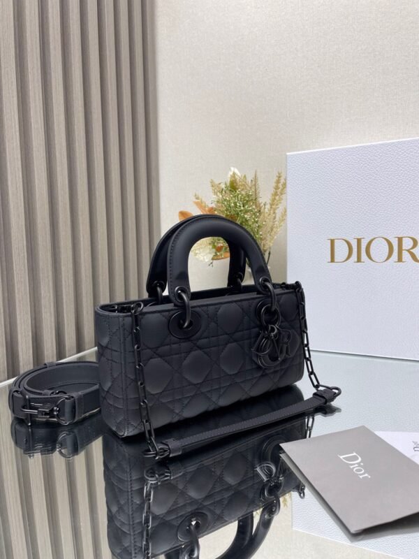 DIOR - Image 4