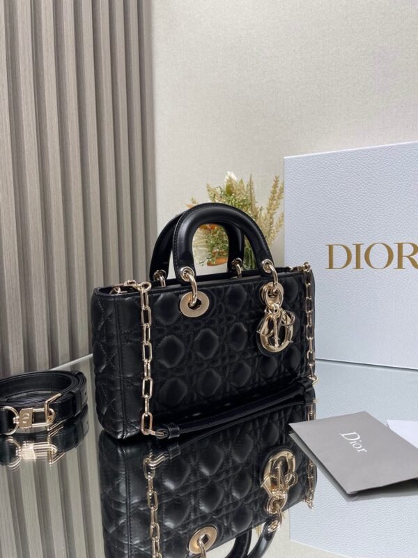 DIOR - Image 4