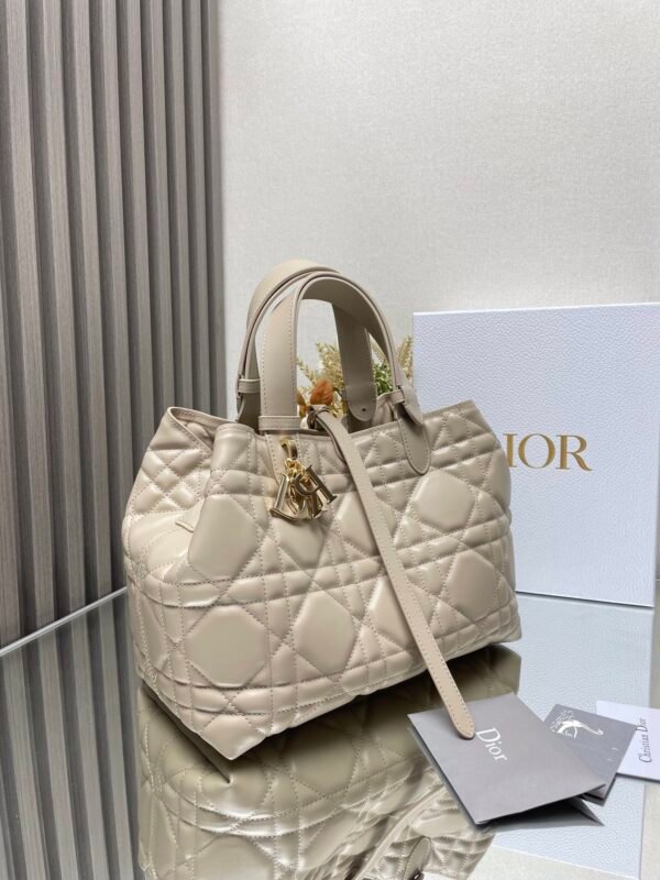 DIOR - Image 4