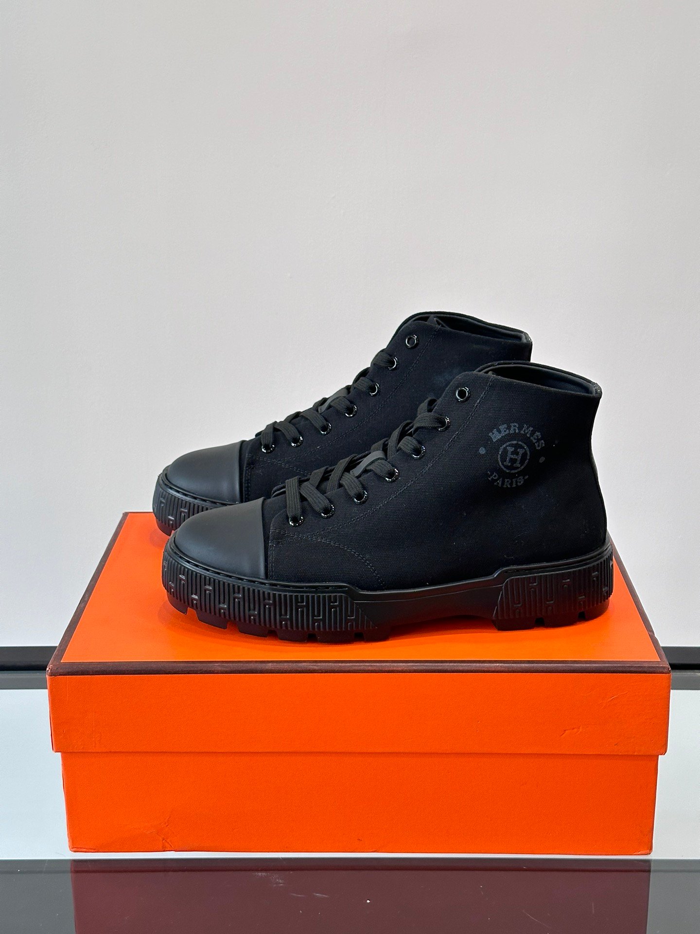 HERMES Man - Image 4