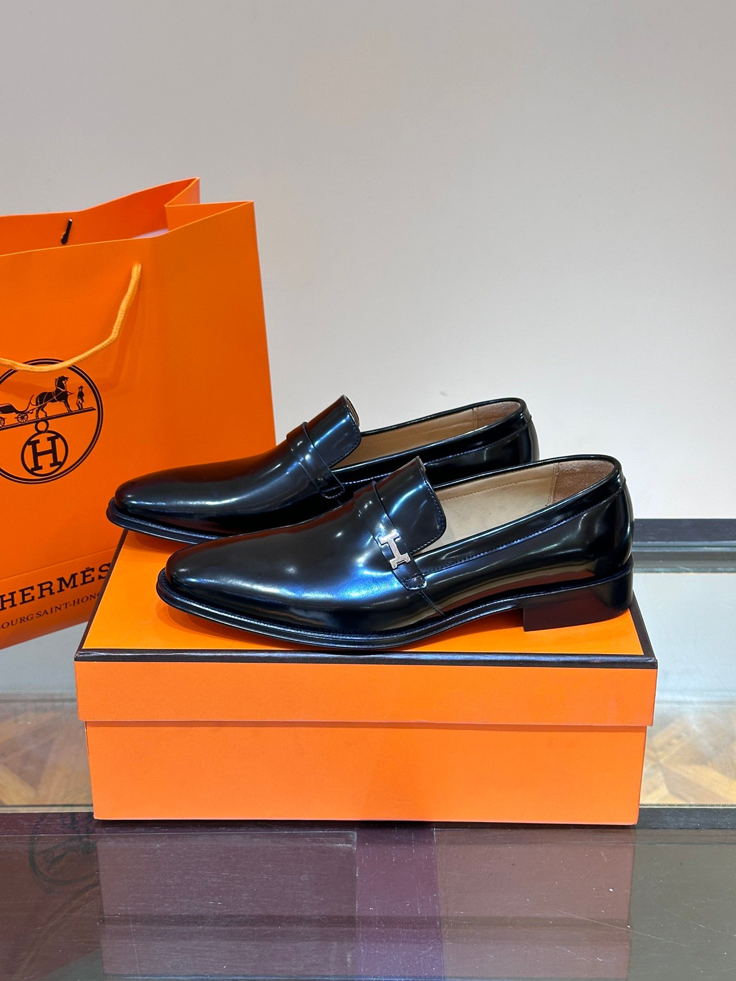 HERMES Man - Image 4