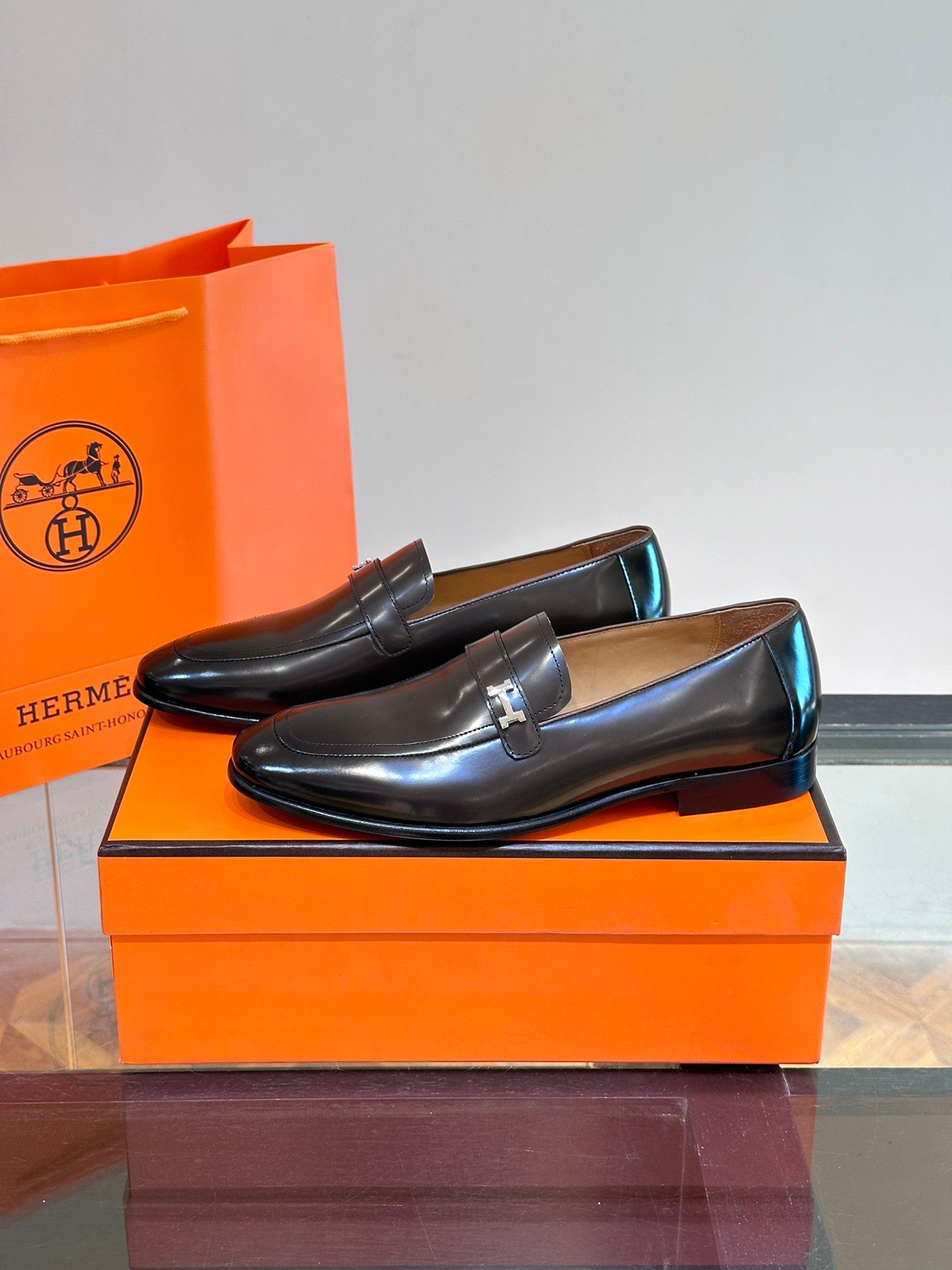 HERMES Man - Image 4