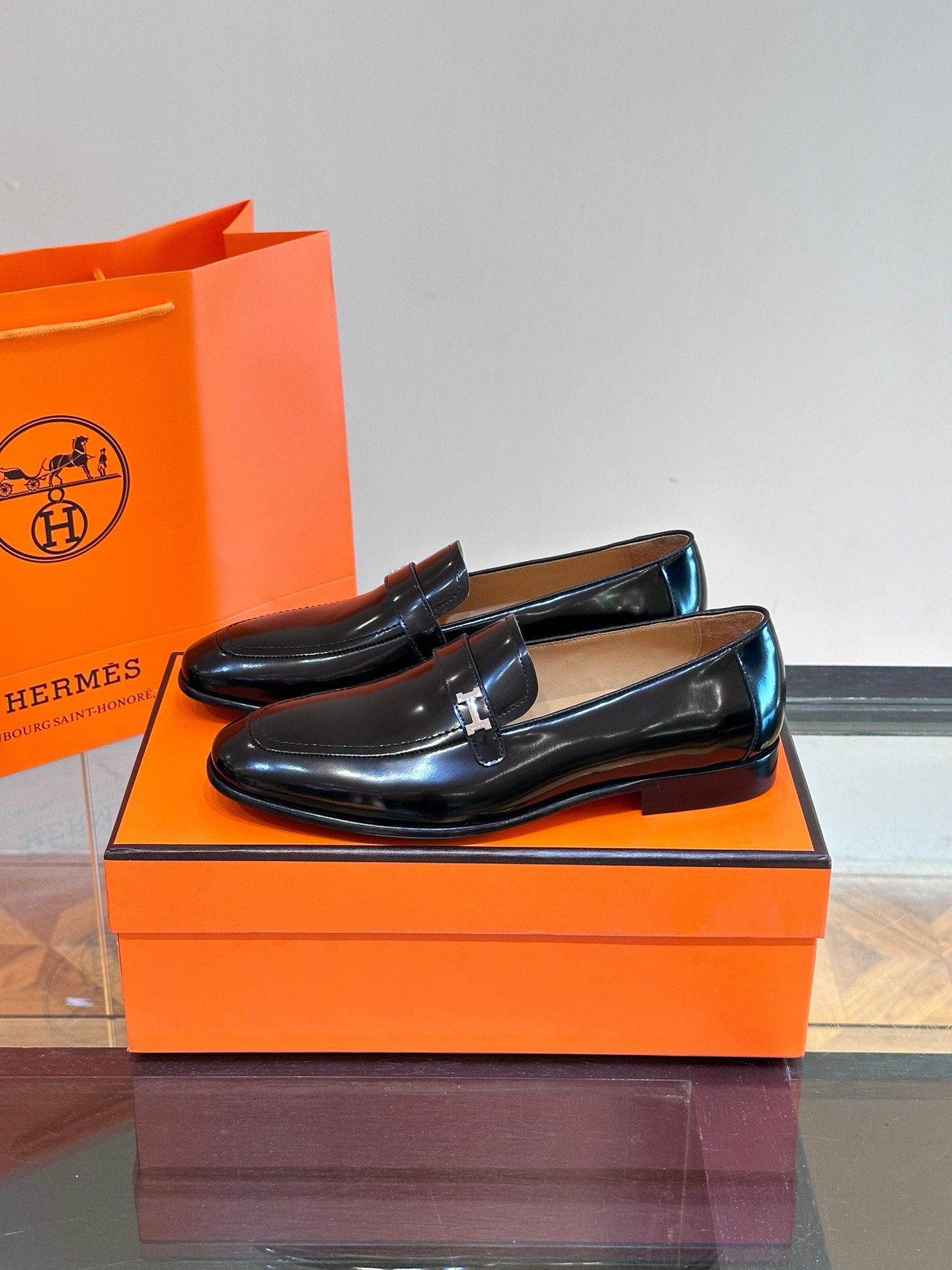 HERMES Man - Image 4