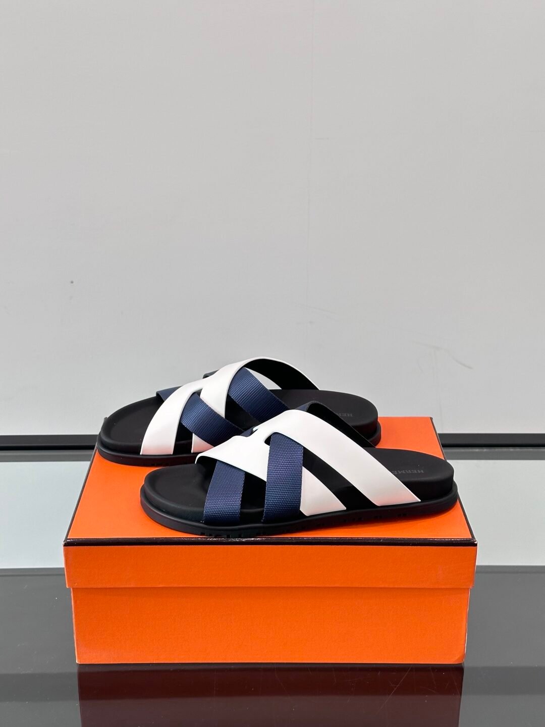 HERMES Man - Image 4