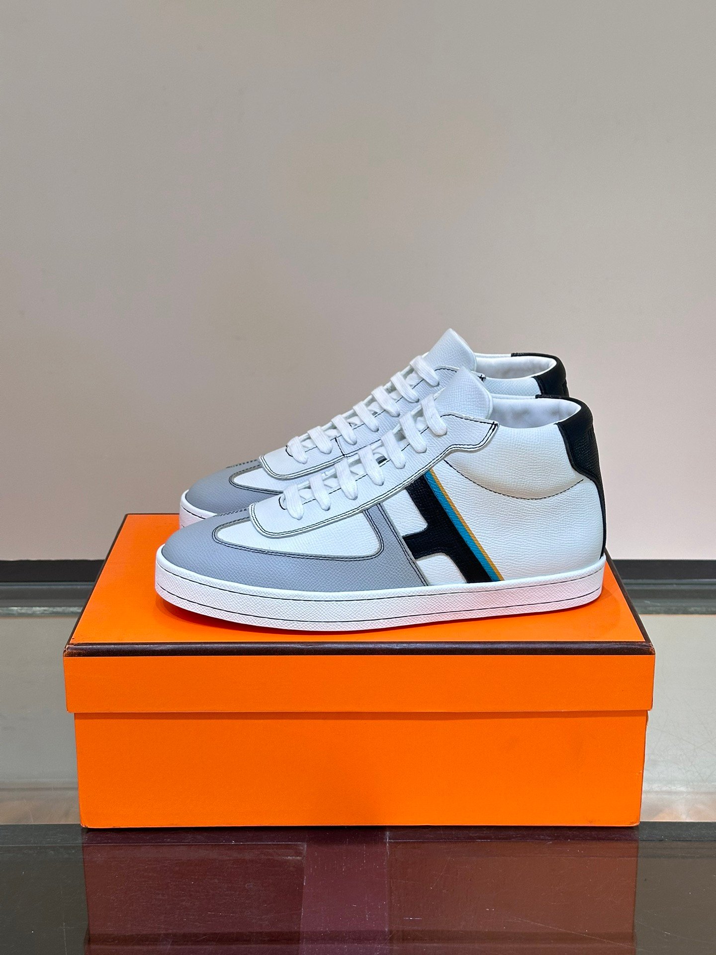 HERMES Man - Image 4