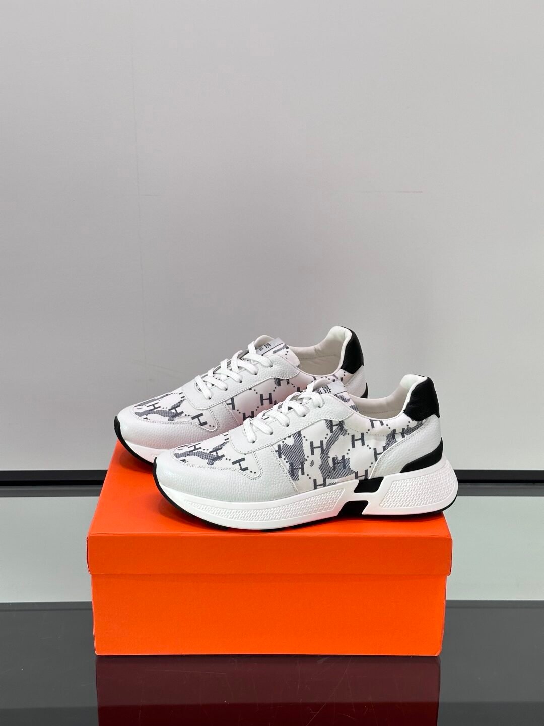 HERMES Man - Image 4