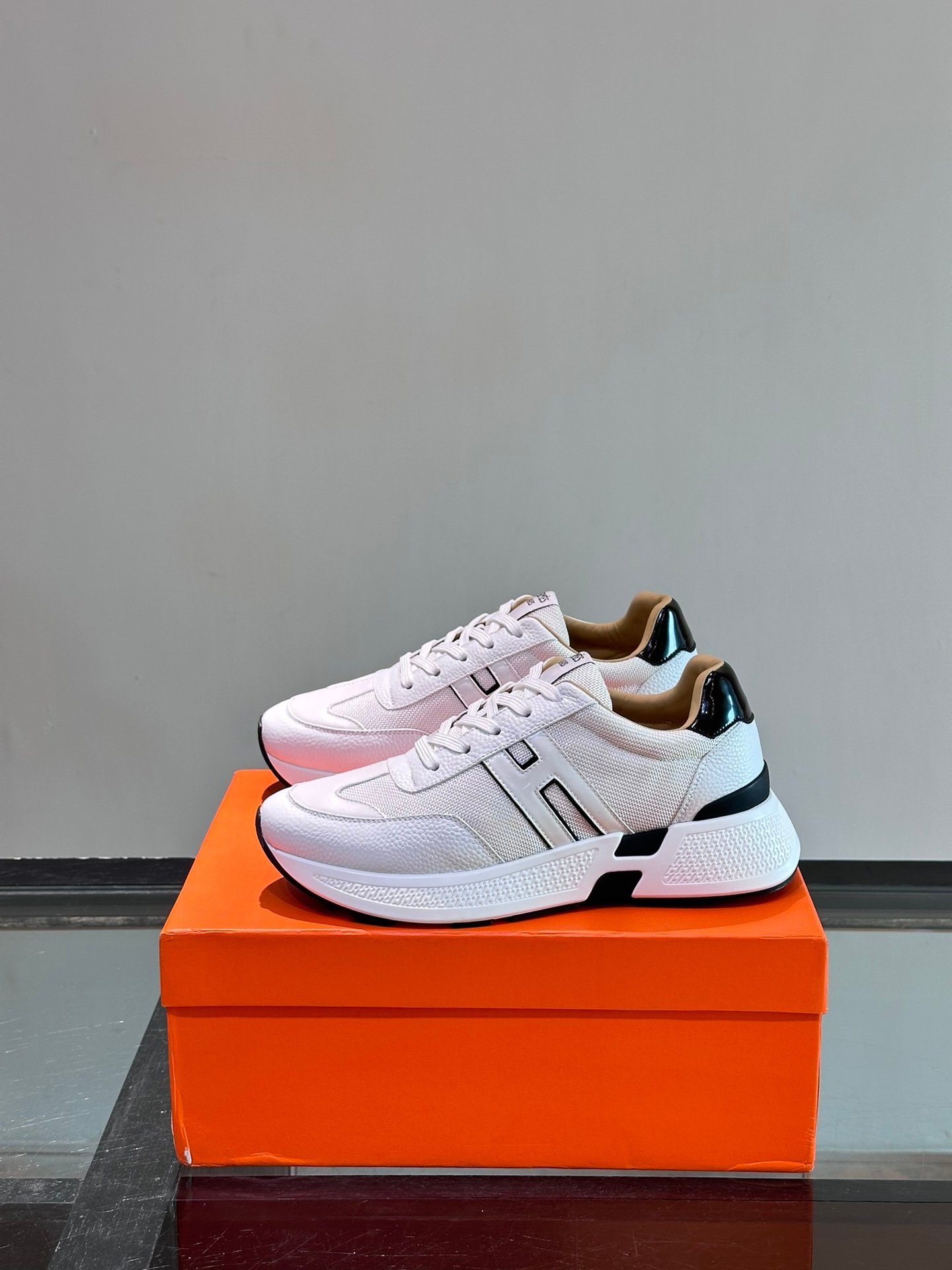 HERMES Man - Image 4