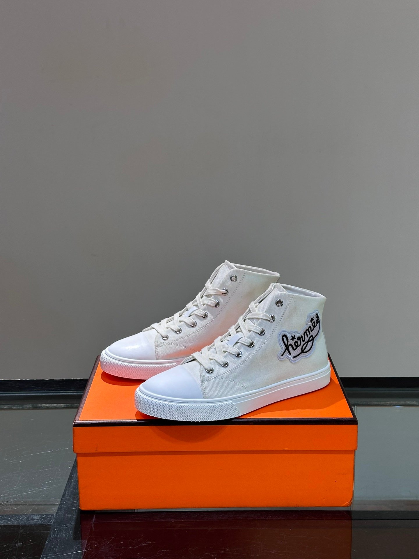 HERMES Man - Image 4