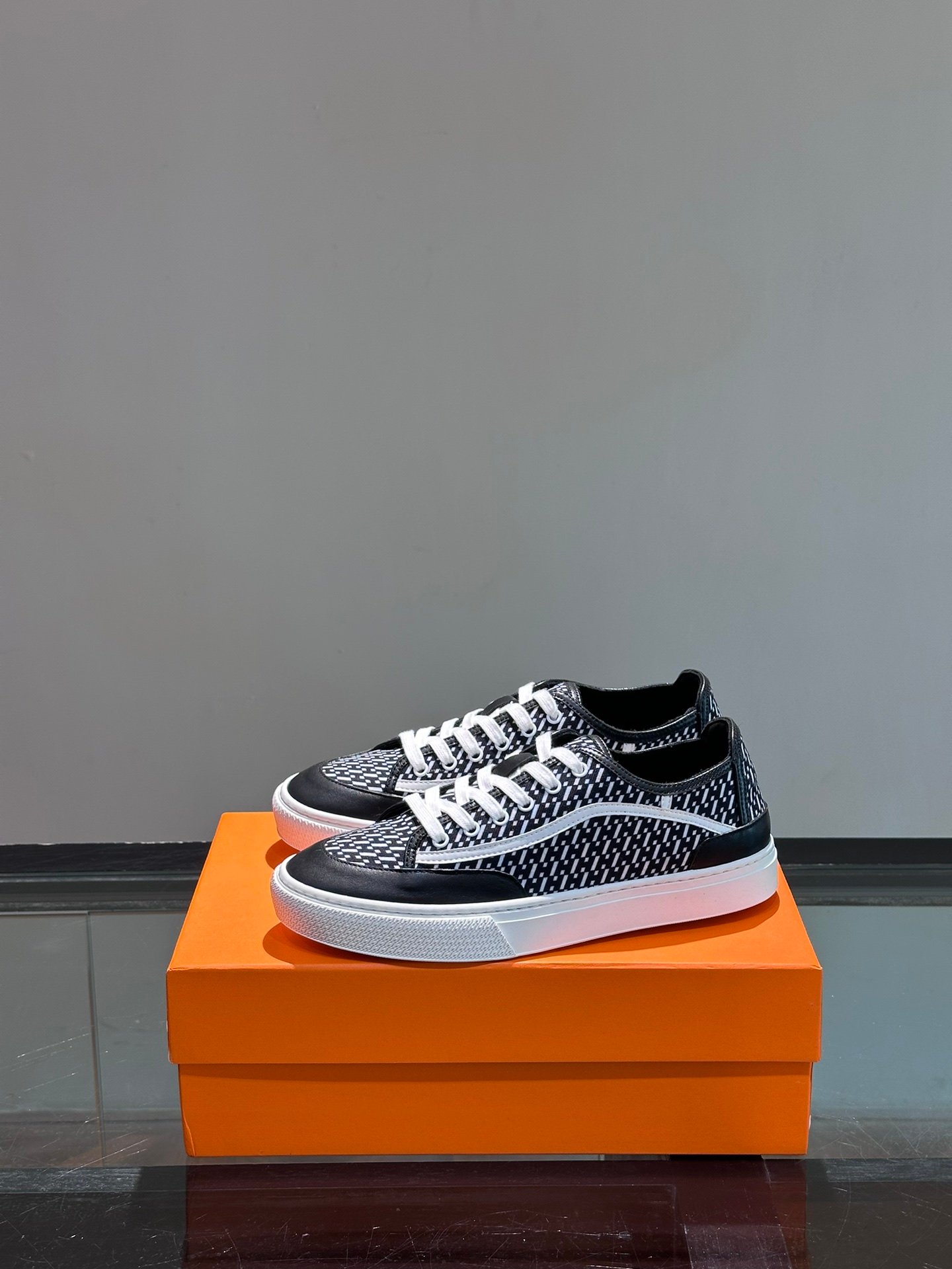 HERMES Man - Image 4