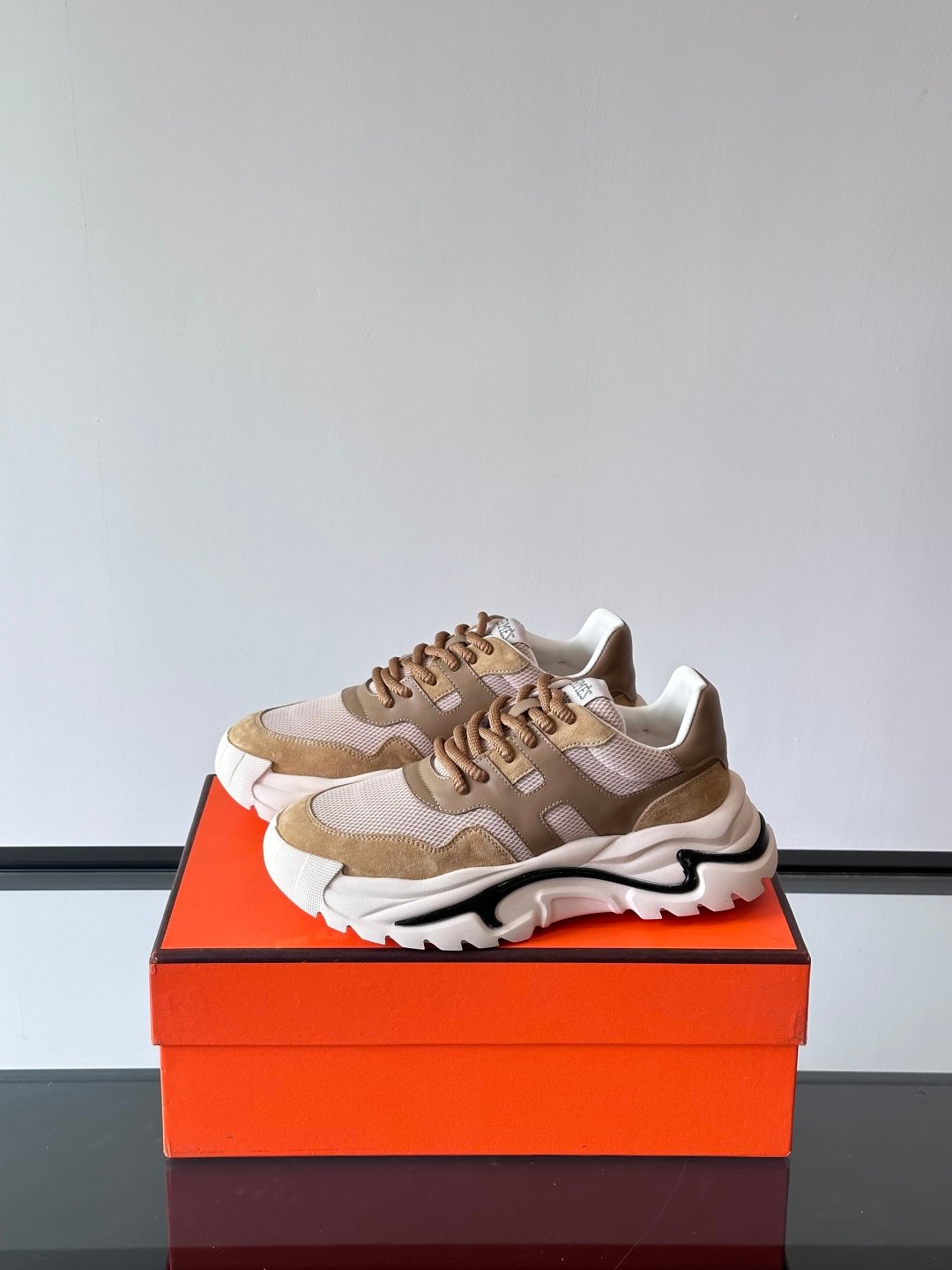 HERMES Man - Image 4