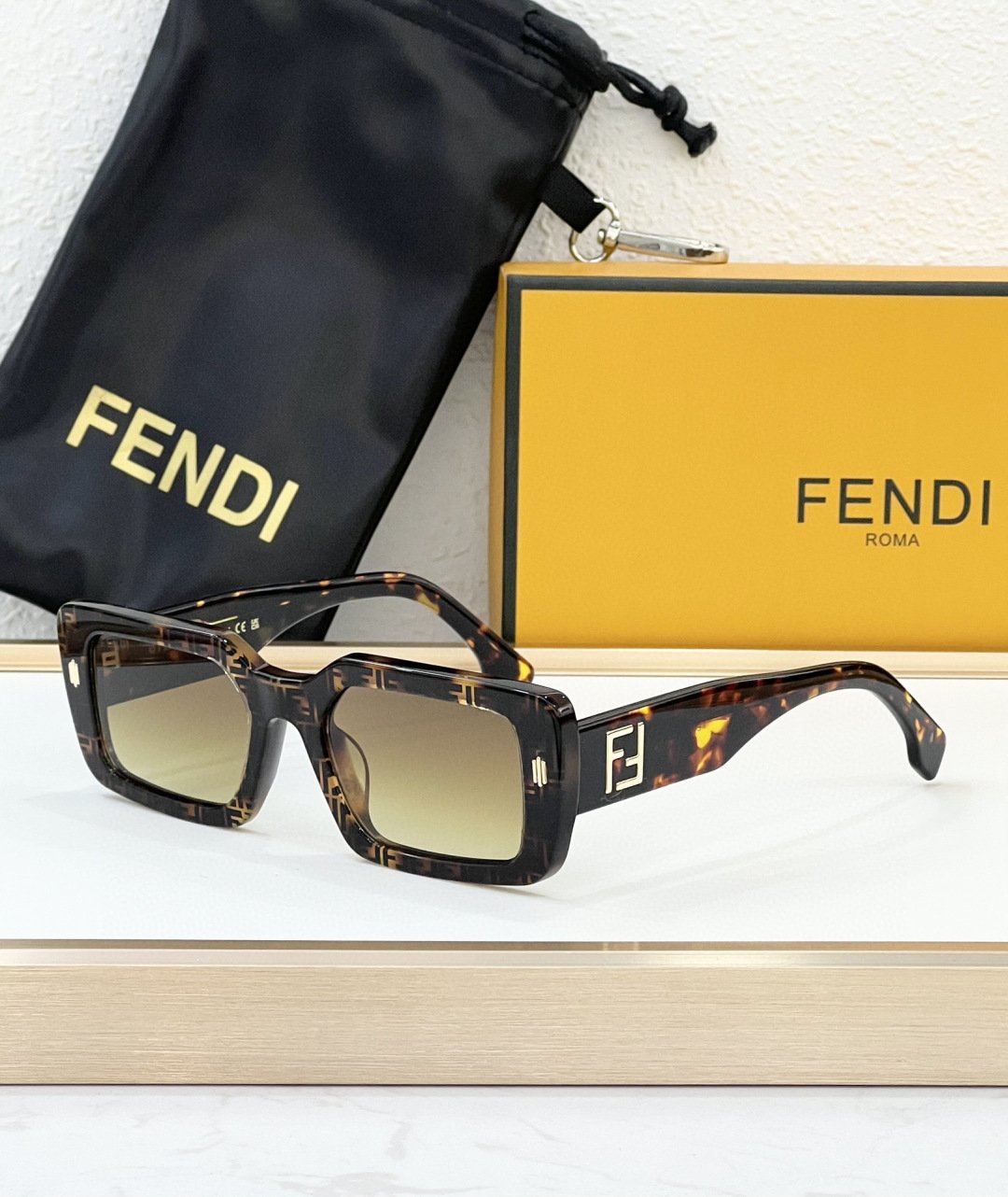 FENDI - Image 5