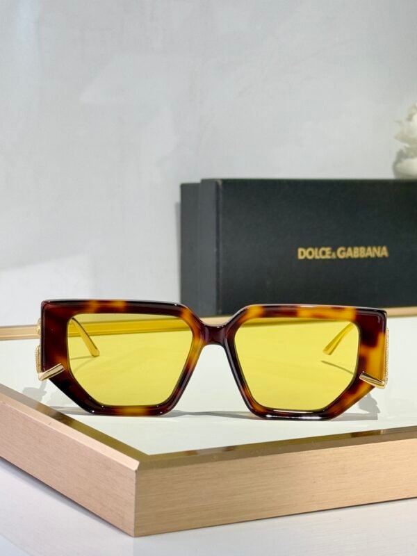 D&G - Image 5