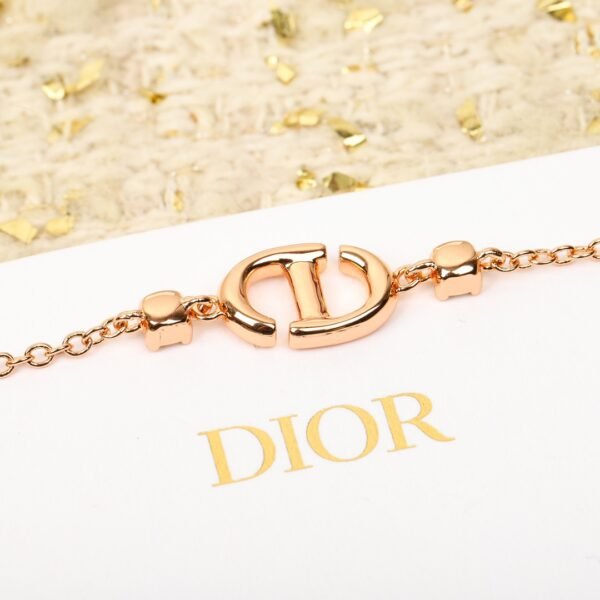 Dior - Image 5