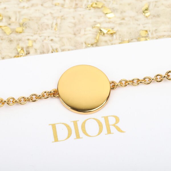 Dior - Image 5