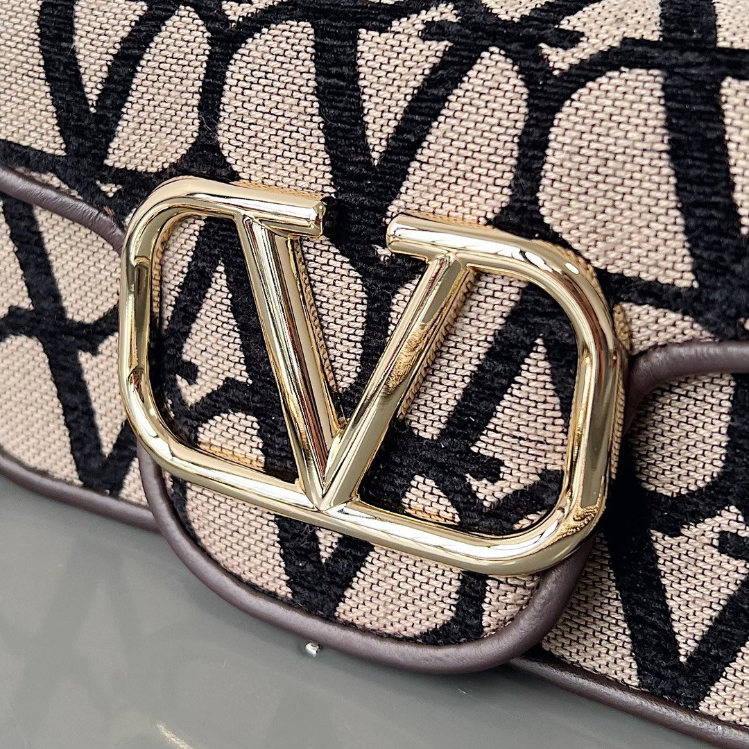 Valentino Bag - Image 5