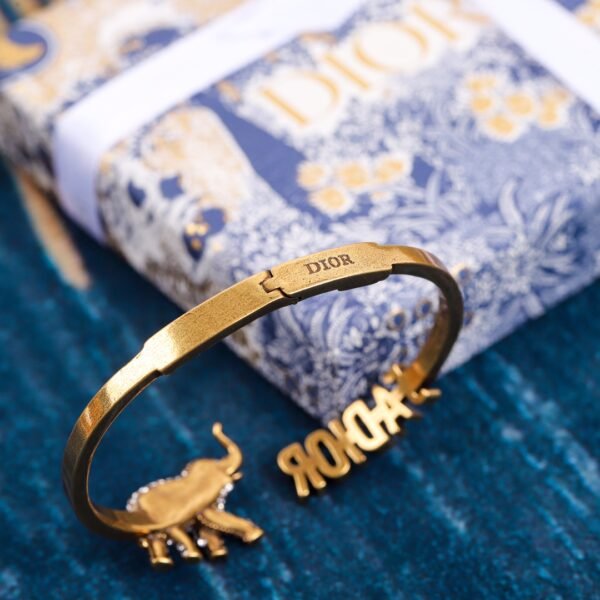 Dior - Image 5