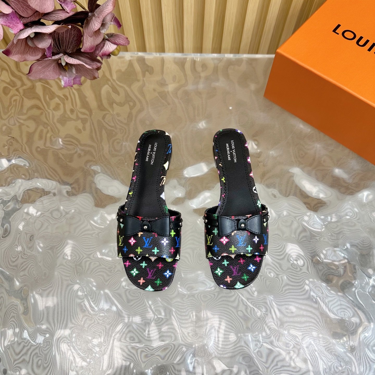LV women - Image 6
