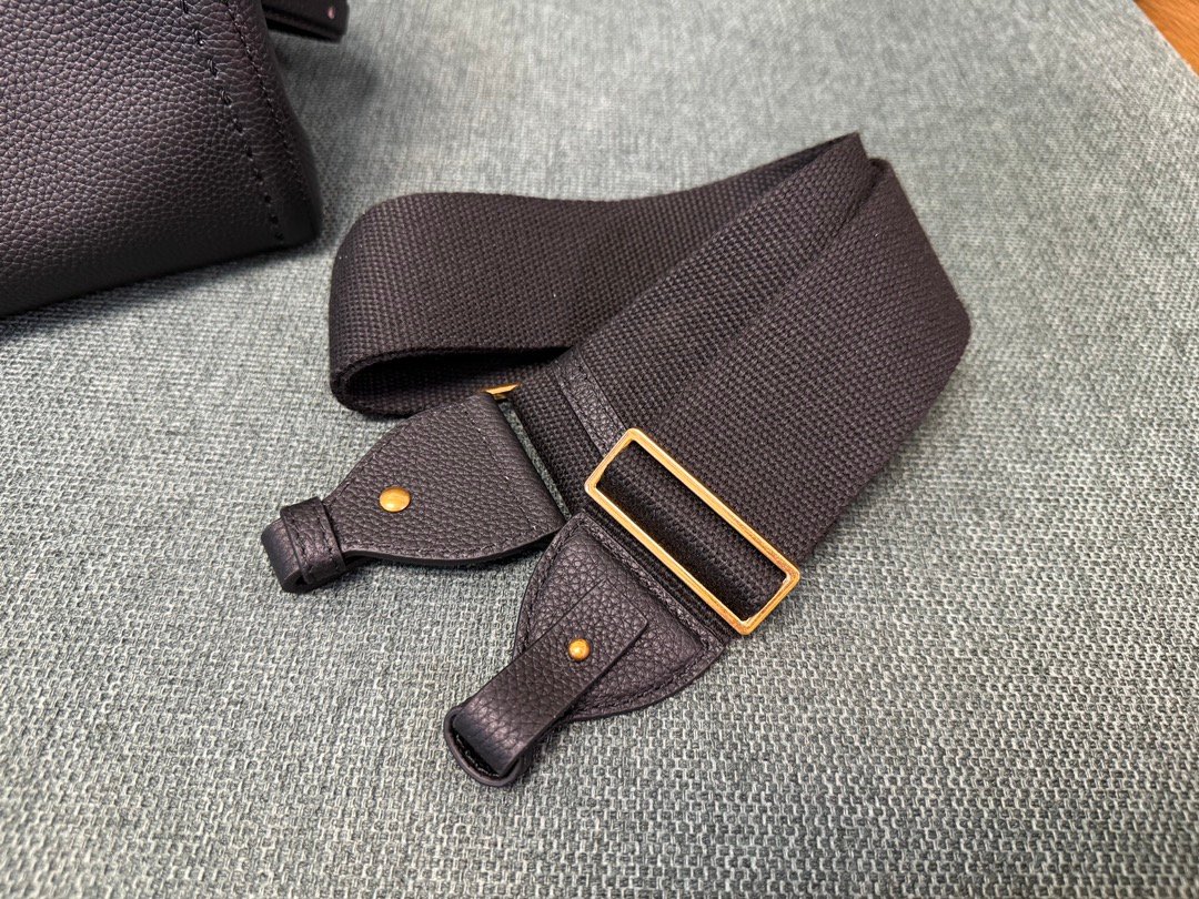 Valentino Bag - Image 5