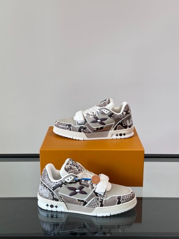 LV MAN - Image 5