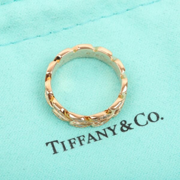 TIFFANY - Image 5