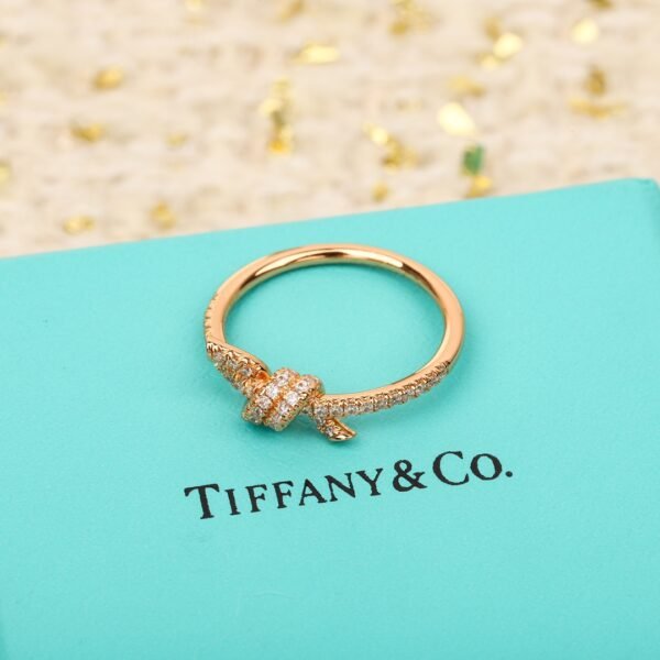 TIFFANY - Image 5