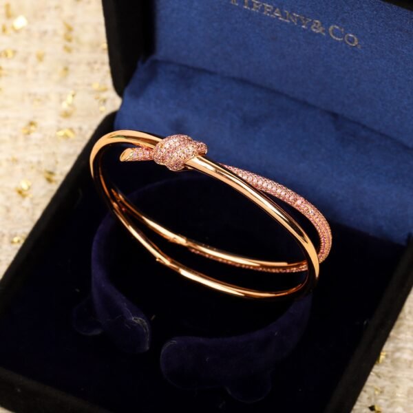 TIFFANY - Image 5