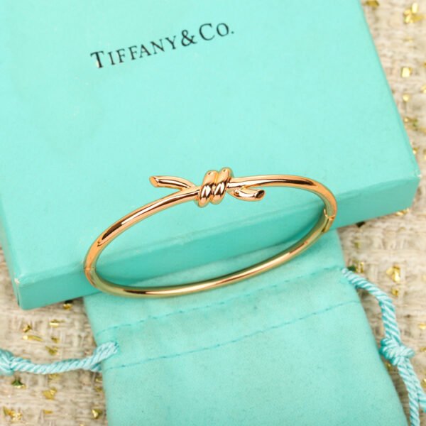 TIFFANY - Image 5