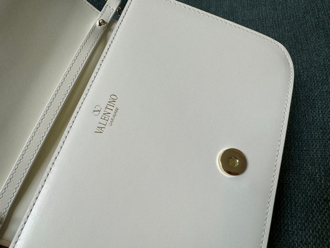 Valentino Bag - Image 5