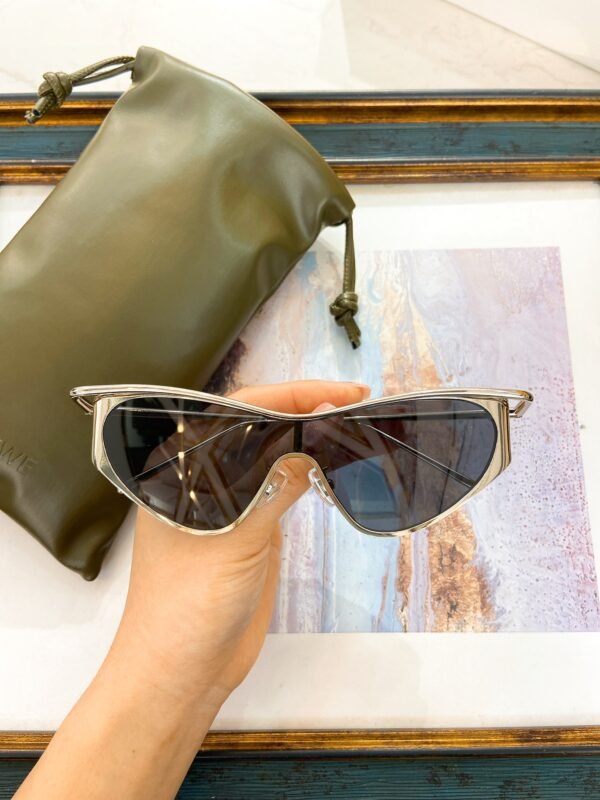 Loewe - Image 5