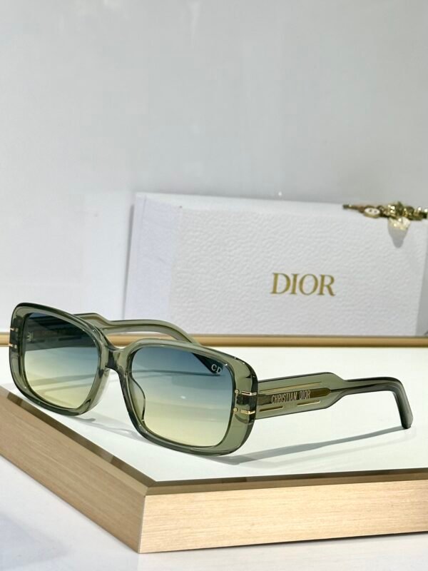 Dior - Image 5