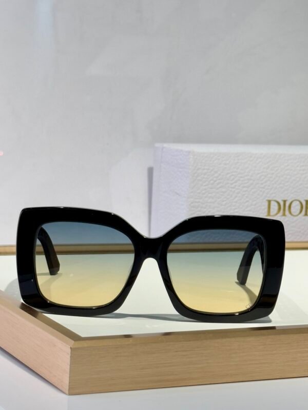 Dior - Image 5