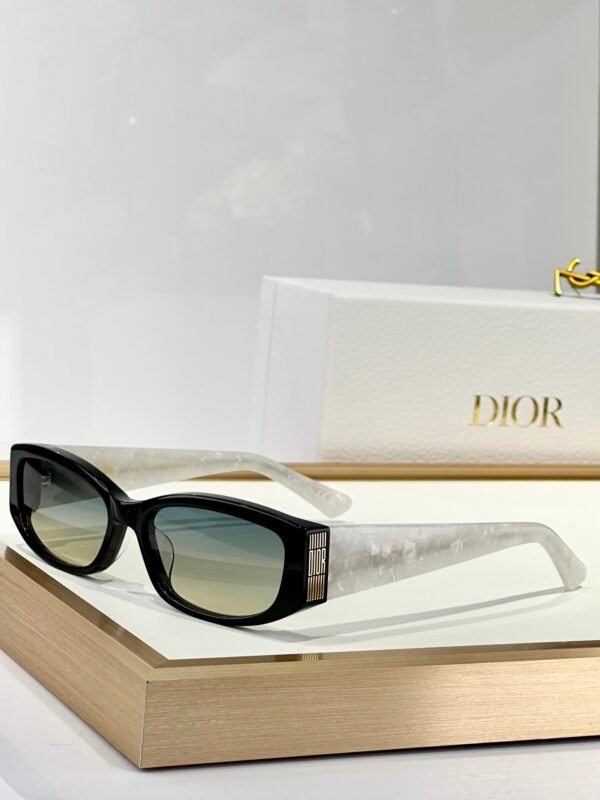 Dior - Image 5