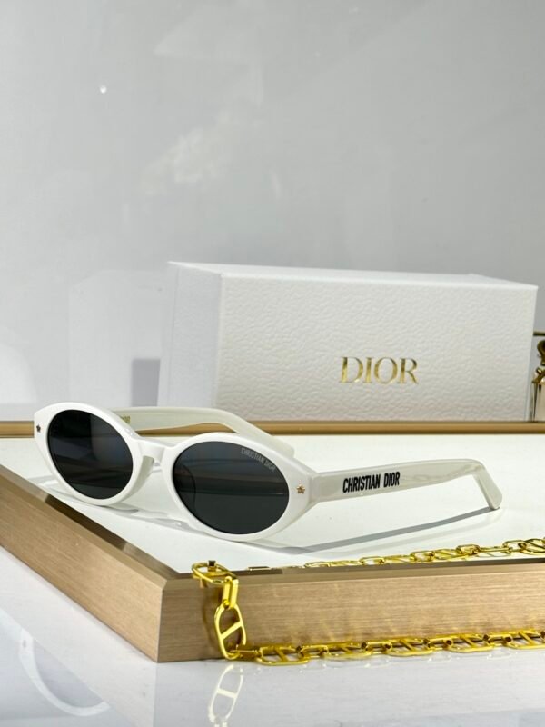 Dior - Image 5