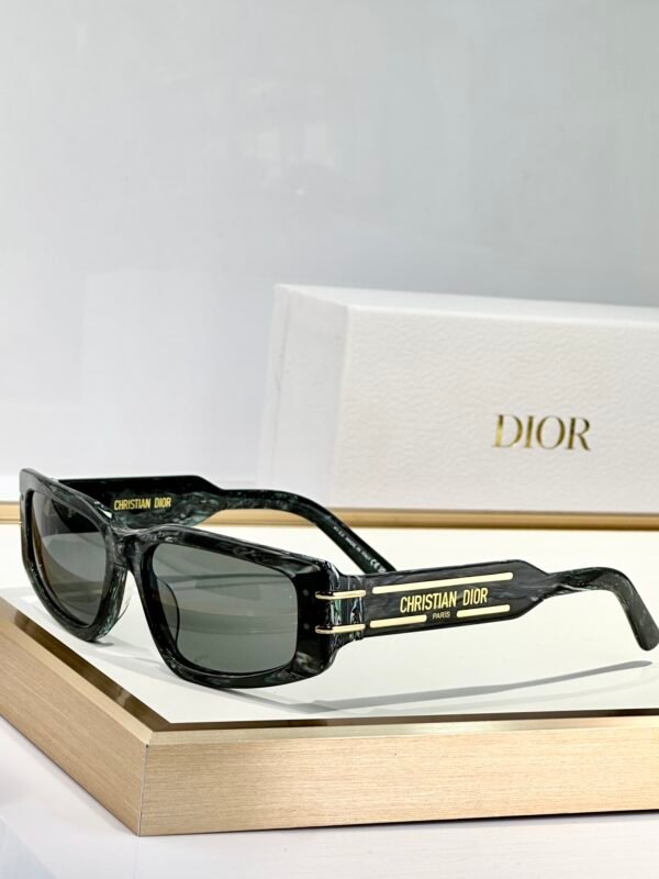 Dior - Image 5