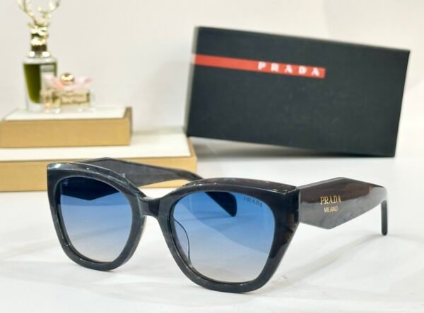 PRADA - Image 5
