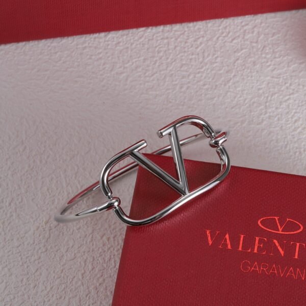 VELENTINO - Image 5
