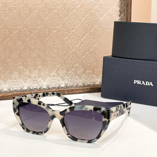 PRADA - Image 5