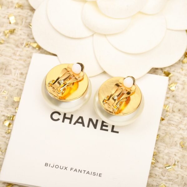 Chanel - Image 5