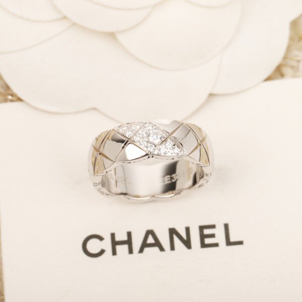 Chanel - Image 5