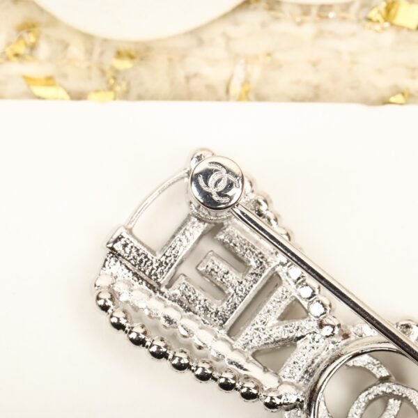 Chanel - Image 5