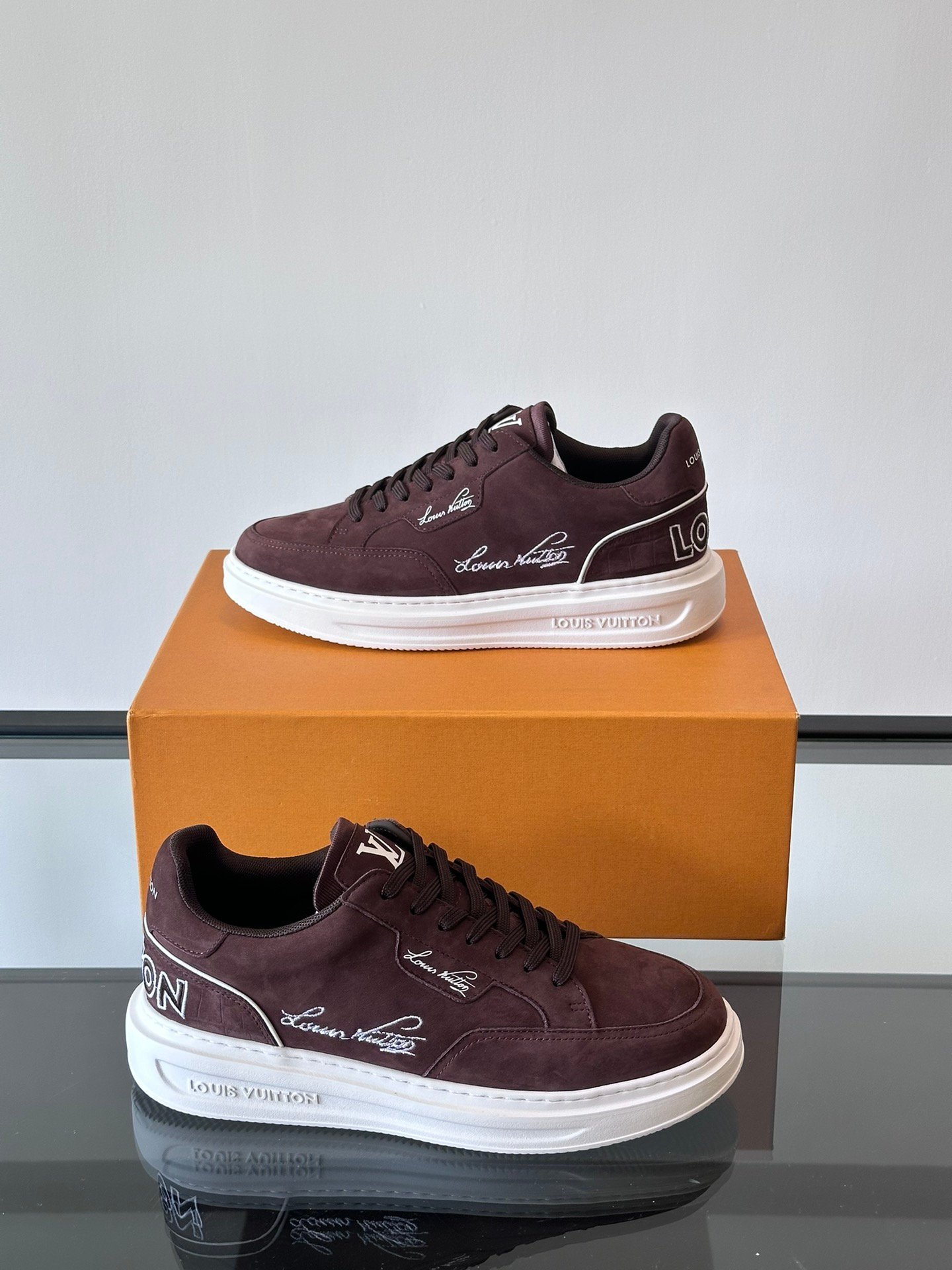 LV MAN - Image 5