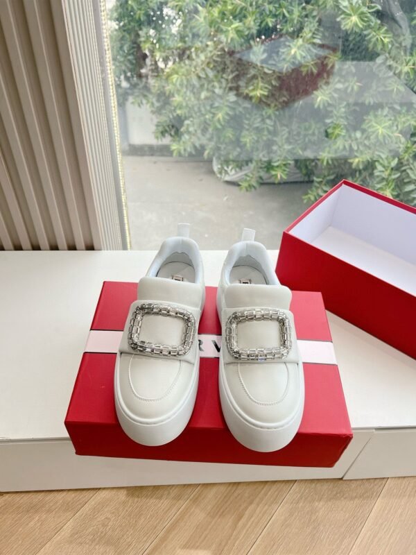 Roger Vivier - Image 5