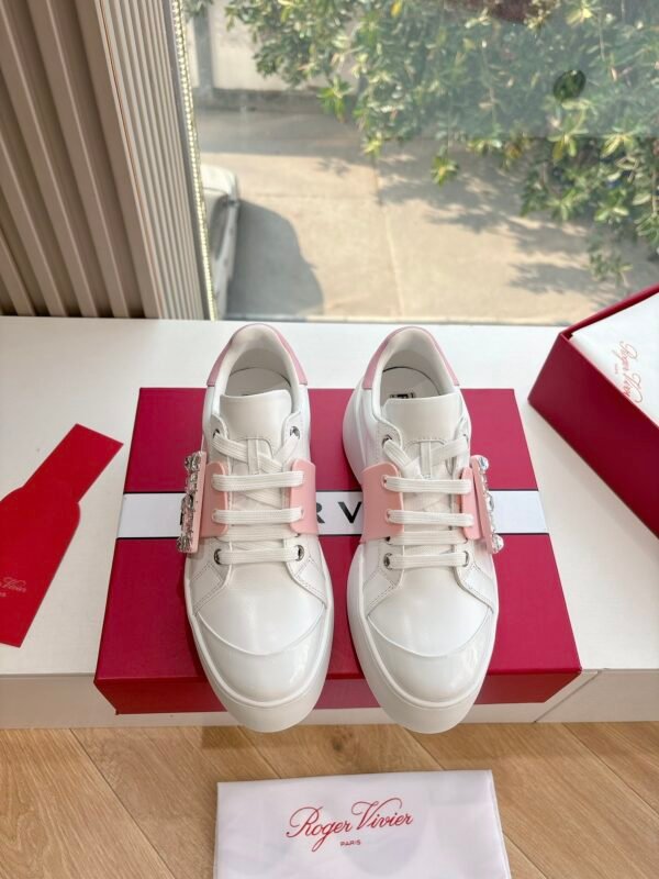 Roger Vivier - Image 5
