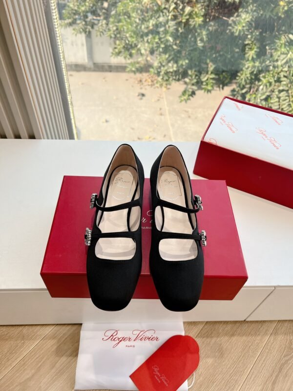 Roger Vivier - Image 5