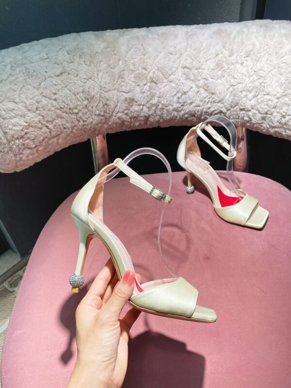 Roger Vivier - Image 5