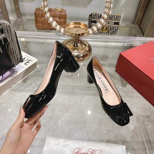 Roger Vivier - Image 5