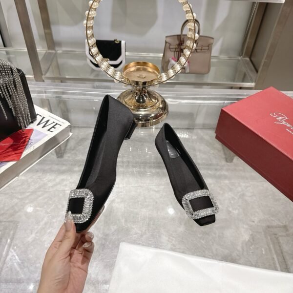 Roger Vivier - Image 5
