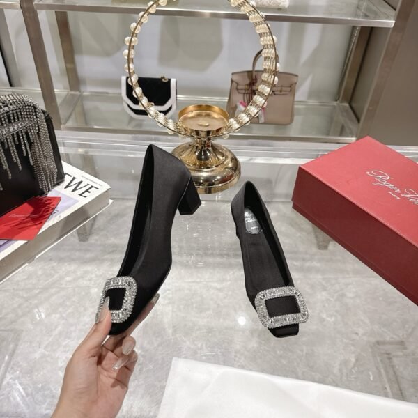 Roger Vivier - Image 5